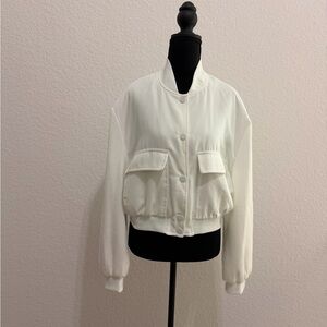 Women’s White Bomber Jacket Shoulder Pads Lined Press Buttons Modern Chic